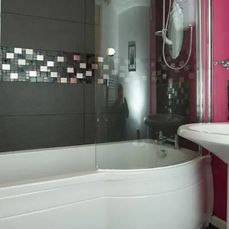 Apartment 5 In York York